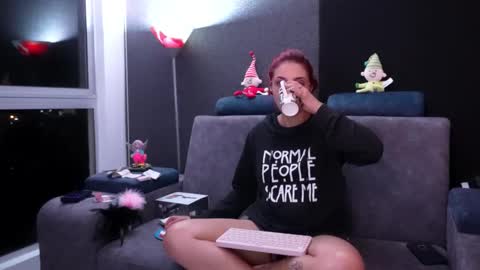 Snapshot of agatacollinsss chatting on December 5, 8:01 am Agata Collinss online show from December 5, 8:01 am