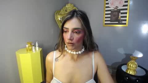 Snapshot of agatha_brooks_t chatting on November 1, 12:18 pm AGATHA online show from November 1, 12:18 pm