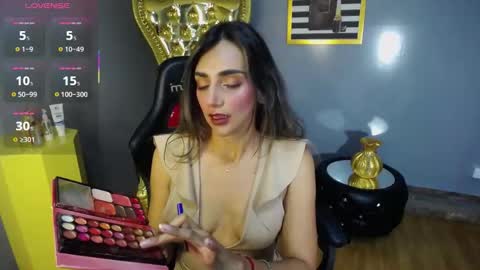 AGATHA online show from December 19, 12:34 pm