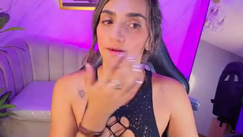 Snapshot of agatha_brooks_t chatting on June 5, 12:33 pm AGATHA online show from June 5, 12:33 pm
