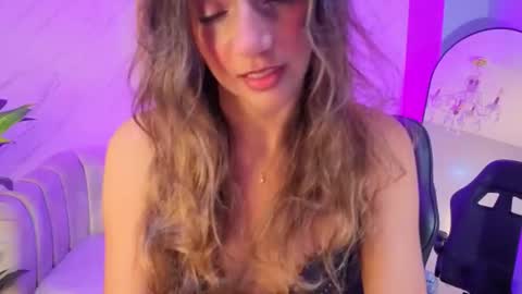 Snapshot of agatha_brooks_t chatting on June 16, 12:41 pm AGATHA online show from June 16, 12:41 pm