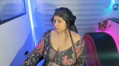 agatha_marin_ online show from July 27, 11:12 pm