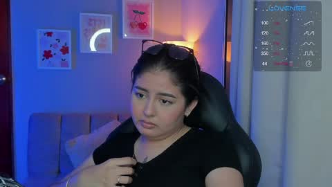 Snapshot of agatha_riccie chatting on May 9, 4:50 am Cat online show from May 9, 4:50 am