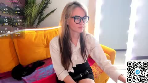 Snapshot of agatha_roose chatting on June 5, 4:08 am Agatha Rose online show from June 5, 4:08 am