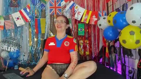 Snapshot of agatha_ross026 chatting on June 27, 12:22 pm agatha ross online show from June 27, 12:22 pm