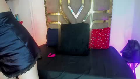 Snapshot of agatha_ross026 chatting on July 24, 11:19 am agatha ross online show from July 24, 11:19 am
