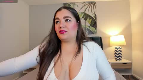 Agatha Bloom online show from March 7, 1:19 pm