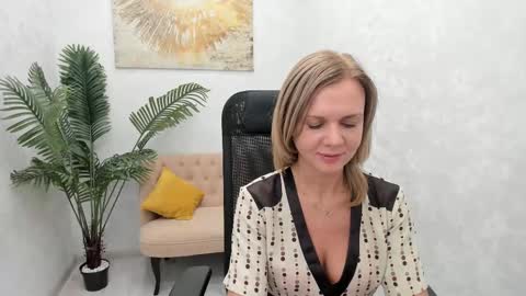 Agatha online show from December 6, 1:40 am