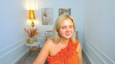 Snapshot of agathaklouin chatting on May 12, 7:11 pm Agatha online show from May 12, 7:11 pm