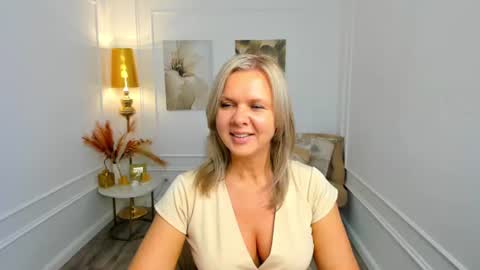 Snapshot of agathaklouin chatting on June 9, 7:47 pm Agatha online show from June 9, 7:47 pm