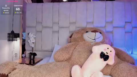 agathauwudoll online show from June 13, 8:07 pm