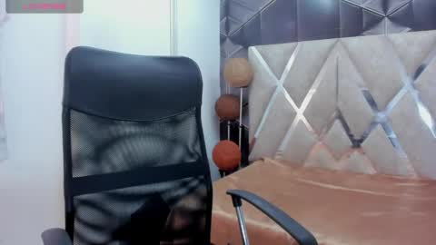 agatta_adams online show from March 21, 11:48 am
