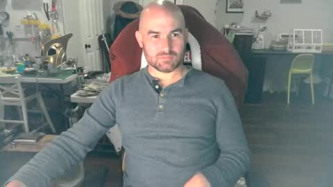 Snapshot of aggieswing chatting on December 6, 4:03 am Aggieswing online show from December 6, 4:03 am