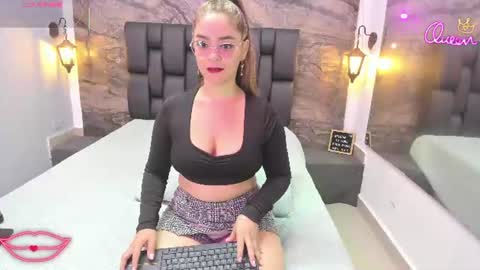Snapshot of agnes_02 chatting on June 27, 12:10 pm agnes_02 online show from June 27, 12:10 pm