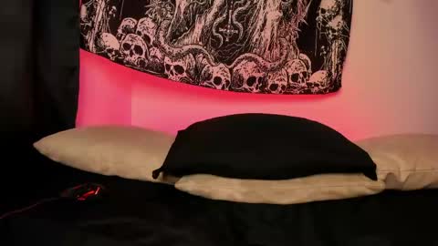 agnes_jones online show from April 24, 3:42 am