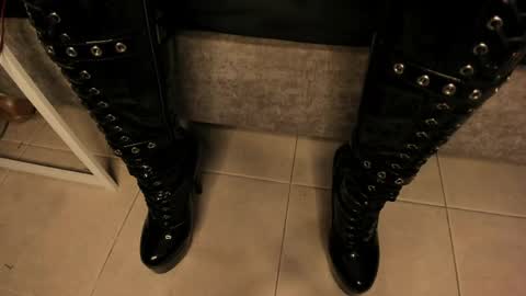 Snapshot of agnes_jones chatting on May 17, 12:52 am agnes_jones online show from May 17, 12:52 am