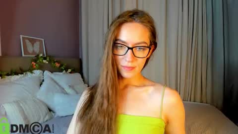 agnes wells online show from November 4, 9:19 am