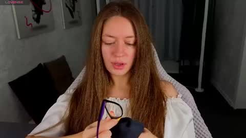 agnes wells online show from July 25, 1:15 am