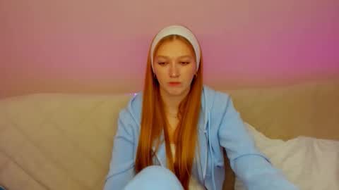 Snapshot of agnesarden chatting on November 6, 2:07 pm AgnesArden online show from November 6, 2:07 pm