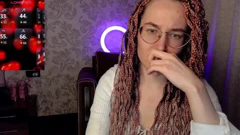 Snapshot of agnesgraham chatting on April 1, 8:28 pm Agnes online show from April 1, 8:28 pm