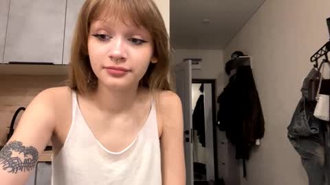 Lola online show from October 22, 5:34 pm