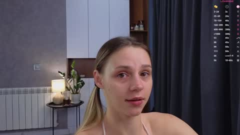 Snapshot of agnessi_ chatting on December 4, 5:16 am agnessi_ online show from December 4, 5:16 am