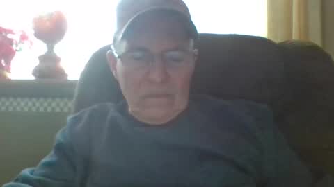 Snapshot of aguynrkfrd chatting on December 24, 6:28 pm aguynrkfrd online show from December 24, 6:28 pm