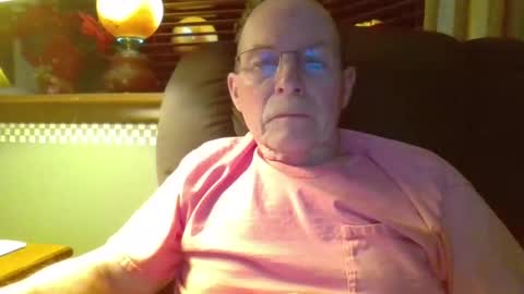 Snapshot of aguynrkfrd chatting on December 31, 3:55 am aguynrkfrd online show from December 31, 3:55 am