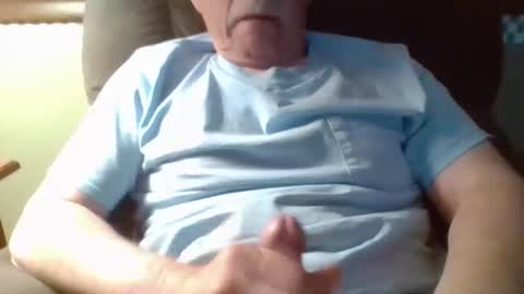 Snapshot of aguynrkfrd chatting on May 12, 10:01 am aguynrkfrd online show from May 12, 10:01 am