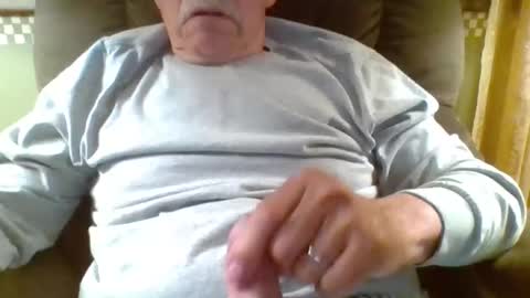 Snapshot of aguynrkfrd chatting on May 30, 9:39 am aguynrkfrd online show from May 30, 9:39 am