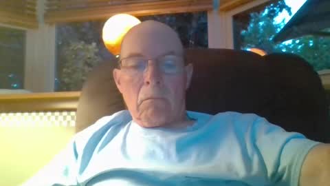 Snapshot of aguynrkfrd chatting on June 17, 9:56 am aguynrkfrd online show from June 17, 9:56 am