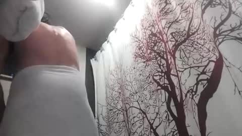 ahappyhippie online show from February 5, 11:59 am