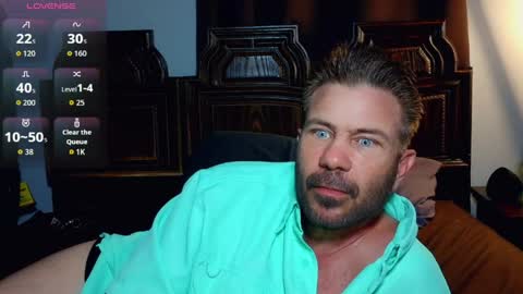 Blue Eyed Handsome Man online show from March 27, 1:22 am