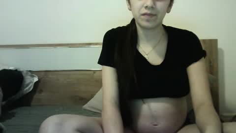 Snapshot of ahotkitty18 chatting on November 9, 7:23 pm Selena online show from November 9, 7:23 pm