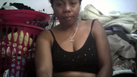Snapshot of aicha_boobs chatting on May 18, 12:51 am Aicha boobs online show from May 18, 12:51 am