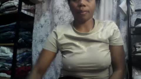 Snapshot of aicha_boobs chatting on May 22, 12:29 am Aicha boobs online show from May 22, 12:29 am