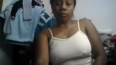 Snapshot of aicha_boobs chatting on May 27, 1:46 am Aicha boobs online show from May 27, 1:46 am