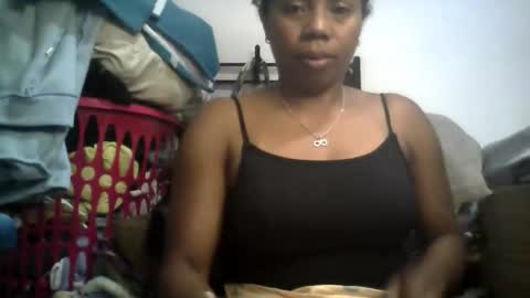 Snapshot of aicha_boobs chatting on May 29, 1:58 am Aicha boobs online show from May 29, 1:58 am