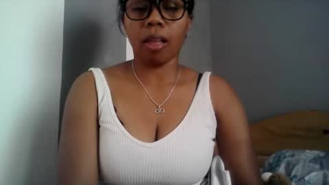 Snapshot of aicha_boobs chatting on June 8, 1:11 pm Aicha boobs online show from June 8, 1:11 pm