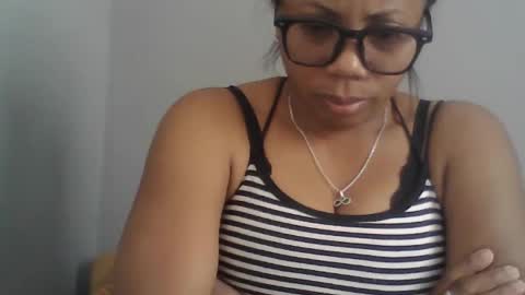 Snapshot of aicha_boobs chatting on June 27, 11:15 am Aicha boobs online show from June 27, 11:15 am