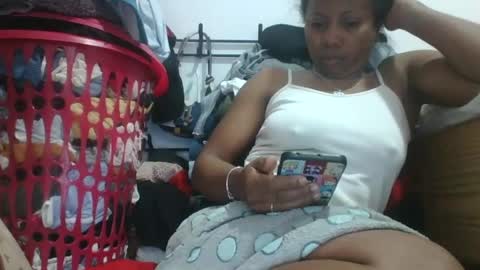 Snapshot of aicha_boobs chatting on July 13, 4:04 am Aicha boobs online show from July 13, 4:04 am