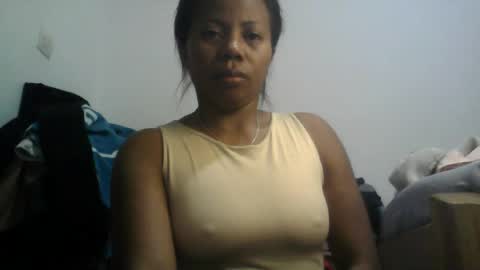 Snapshot of aicha_boobs chatting on July 28, 2:29 am Aicha boobs online show from July 28, 2:29 am