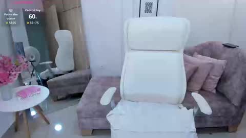 AIDA ADAMS online show from November 1, 5:04 pm