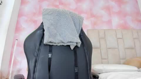 karoline  online show from February 12, 6:03 pm