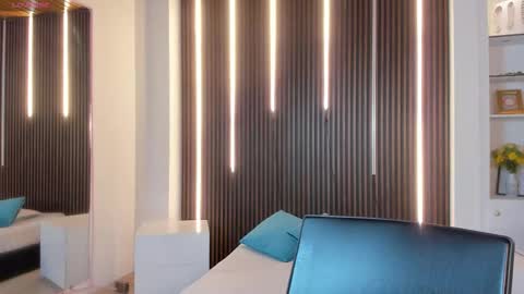 aidajoness online show from October 31, 2:40 pm