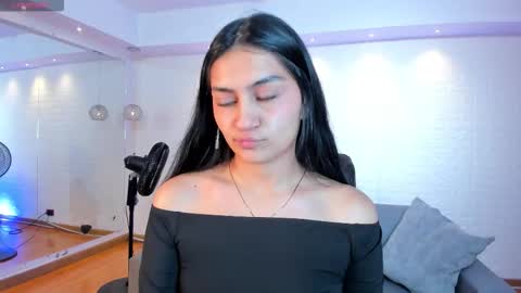 aidajoness online show from December 14, 1:05 pm