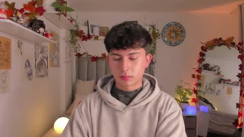 A H  online show from November 9, 11:47 pm