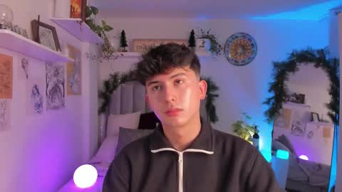 A H  online show from November 29, 10:24 pm