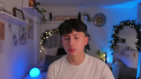 A H  online show from December 3, 1:57 am