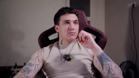 aiden_kristofer online show from June 25, 10:36 pm